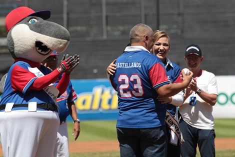 Мисс Венесуэла 2013 на бейсбольном матче